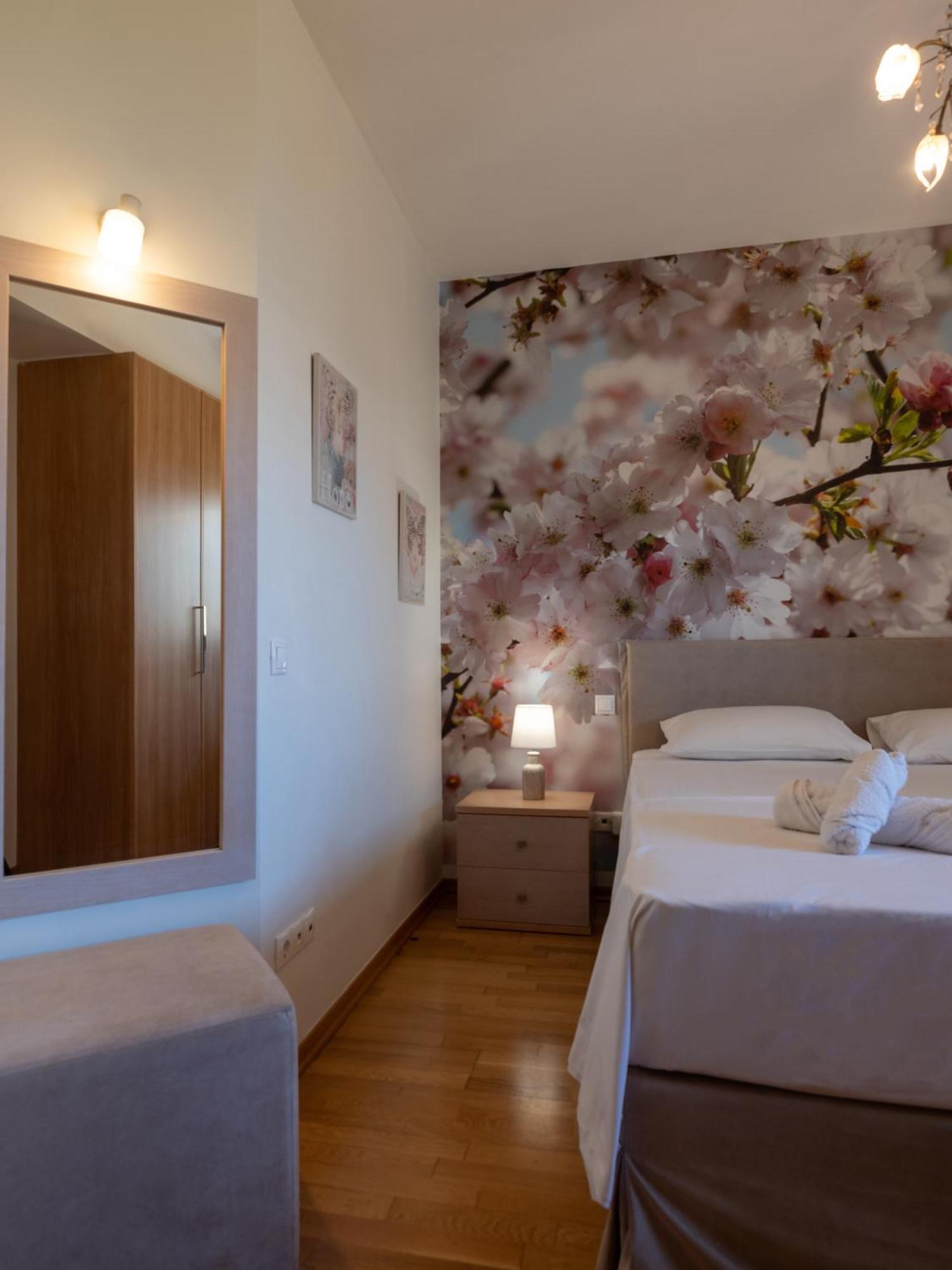 Onyx City Center Apartment With Parking Iraklion Buitenkant foto