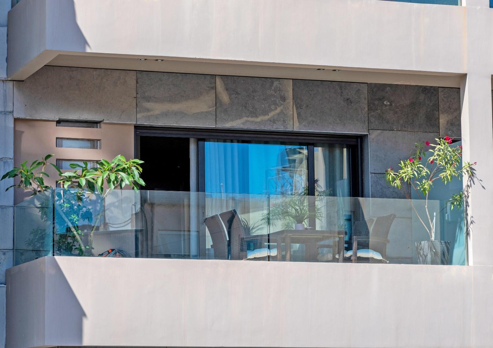 Onyx City Center Apartment With Parking Iraklion Buitenkant foto